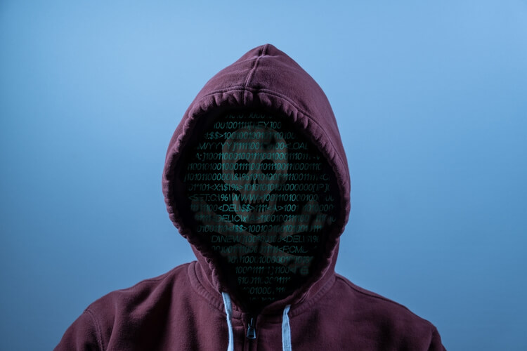 Hacker utilizando técnica de ofuscação de identidade
